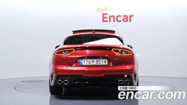 Kia Stinger 2019 — ფოტო 3/20