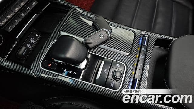 Kia Stinger 2019 — ფოტო 8/20