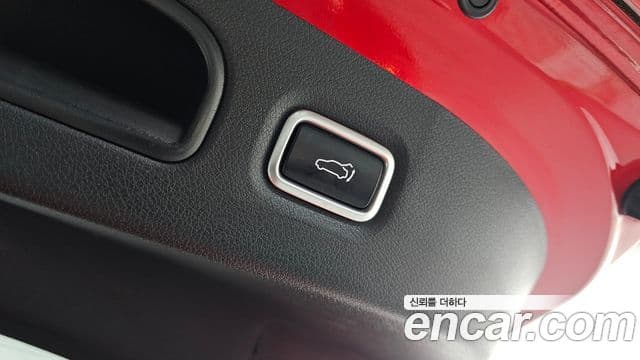 Kia Stinger 2019 — ფოტო 18/20