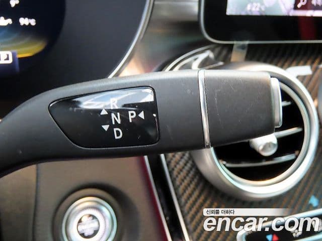 Mercedes-Benz GLC-Class 2020 — Şəkil 10/20