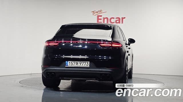 Porsche Cayenne 2021 — Photo 18/20