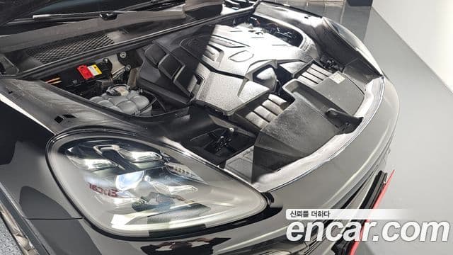 Porsche Cayenne 2021 — Photo 11/20