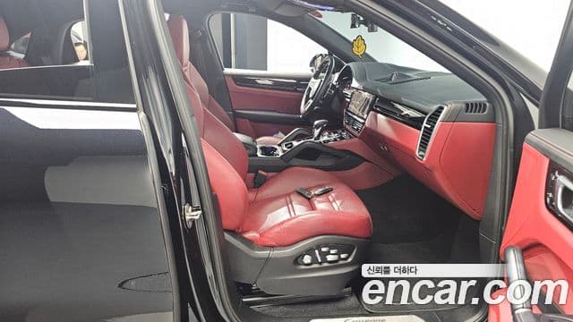 Porsche Cayenne 2021 — Photo 12/20