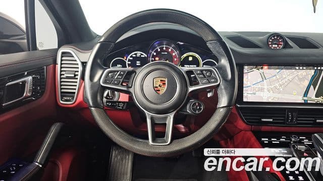 Porsche Cayenne 2021 — Photo 15/20