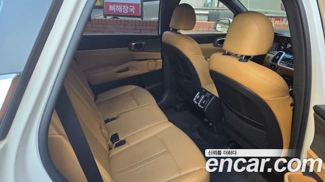 Kia Sorento 2022 — Şəkil 15/20