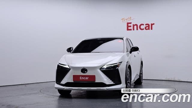 Lexus RZ450e 2023 — ფოტო 3/20