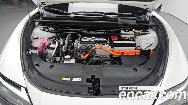 Lexus RZ450e 2023 — ფოტო 4/20