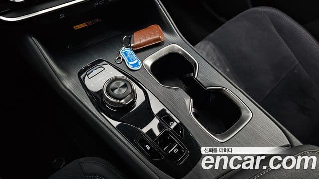 Lexus RZ450e 2023 — ფოტო 17/20