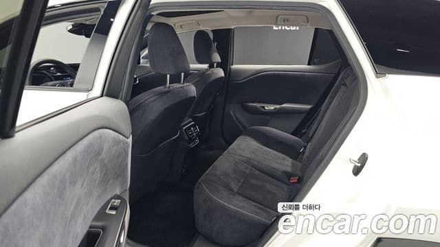 Lexus RZ450e 2023 — ფოტო 14/20