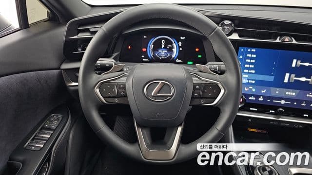 Lexus RZ450e 2023 — ფოტო 6/20