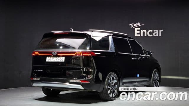 Kia Carnival 2020 — ფოტო 2/20