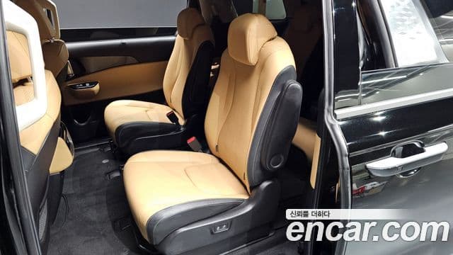 Kia Carnival 2020 — ფოტო 12/20