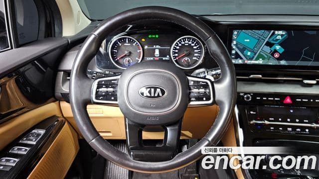 Kia Carnival 2020 — ფოტო 13/20