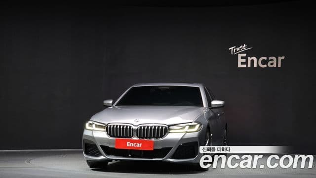 BMW 5 Series 2023 — Photo 17/20