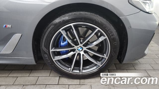 BMW 5 Series 2023 — Photo 7/20