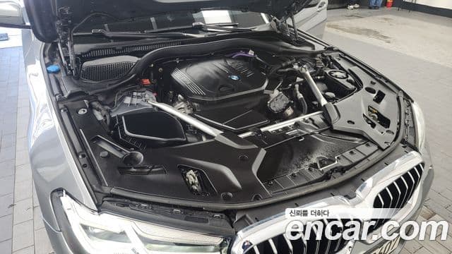 BMW 5 Series 2023 — Photo 14/20