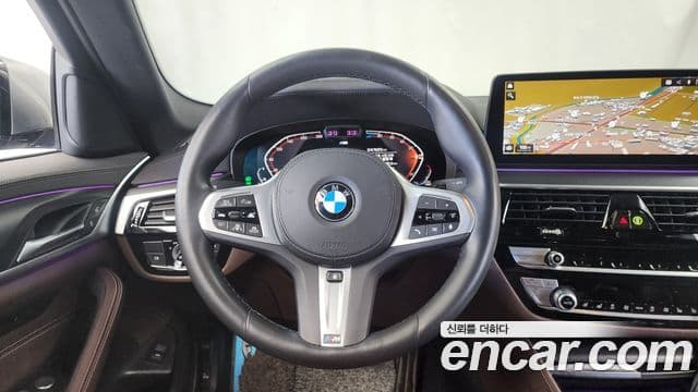 BMW 5 Series 2023 — Photo 18/20