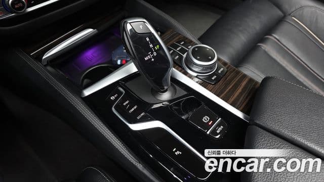 BMW 5 Series 2022 — Şəkil 9/20