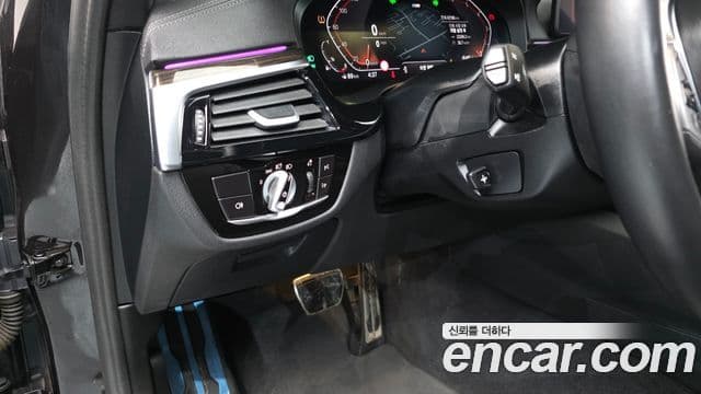 BMW 5 Series 2022 — Şəkil 13/20