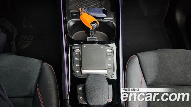 Mercedes-Benz GLB-Class 2022 — ფოტო 16/20