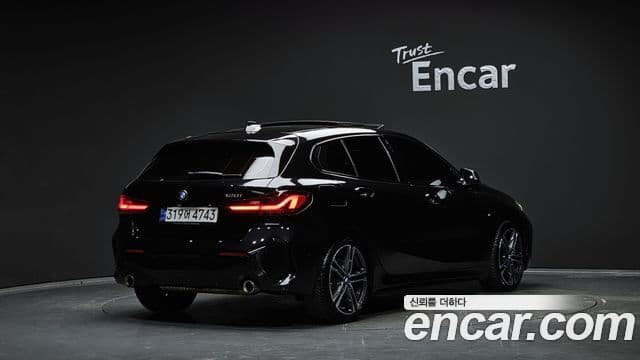 BMW 1 Series 2022 — Şəkil 2/20