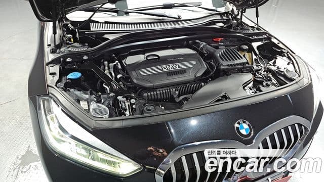 BMW 1 Series 2022 — ფოტო 10/20