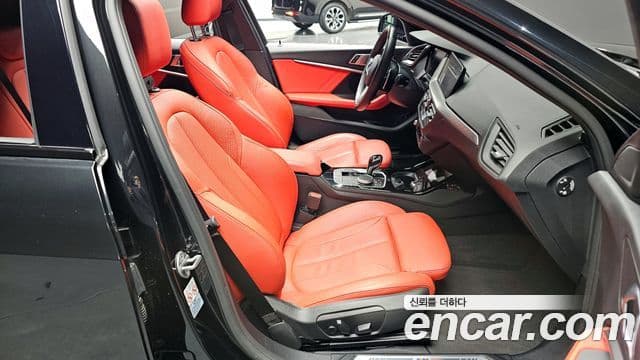 BMW 1 Series 2022 — ფოტო 16/20