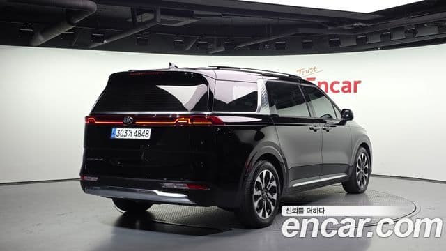 Kia Carnival 2020 — ფოტო 2/20