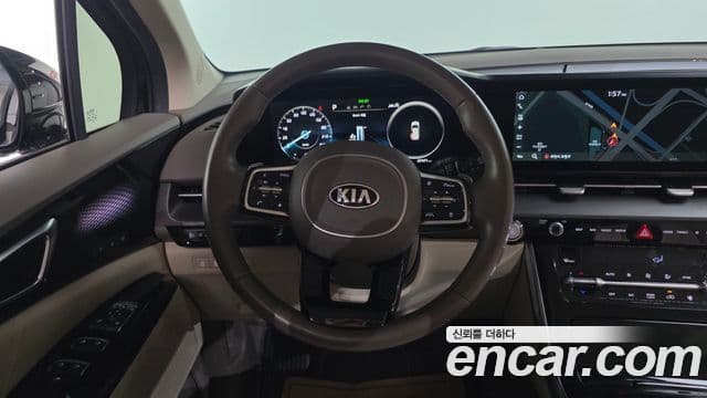 Kia Carnival 2020 — ფოტო 14/20