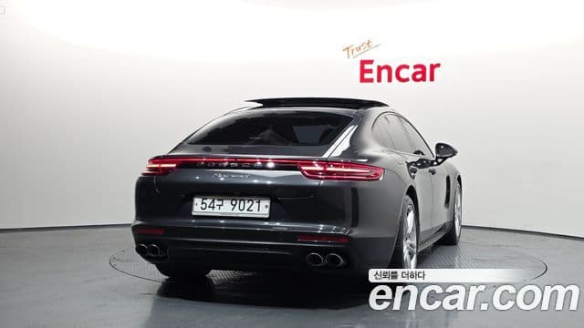 Porsche Panamera 2018 — ფოტო 4/20