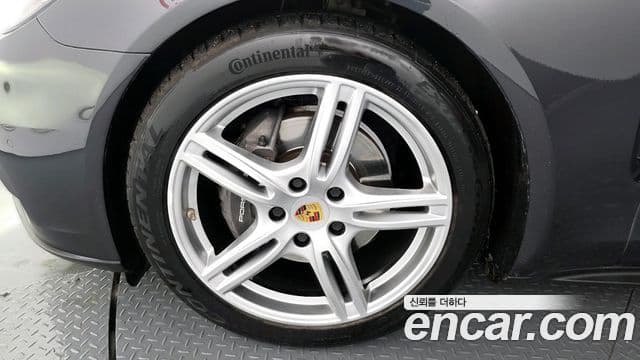 Porsche Panamera 2018 — ფოტო 5/20