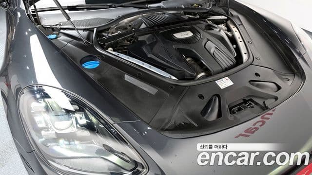 Porsche Panamera 2018 — ფოტო 6/20