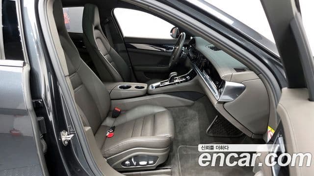 Porsche Panamera 2018 — ფოტო 10/20