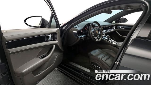 Porsche Panamera 2018 — ფოტო 11/20