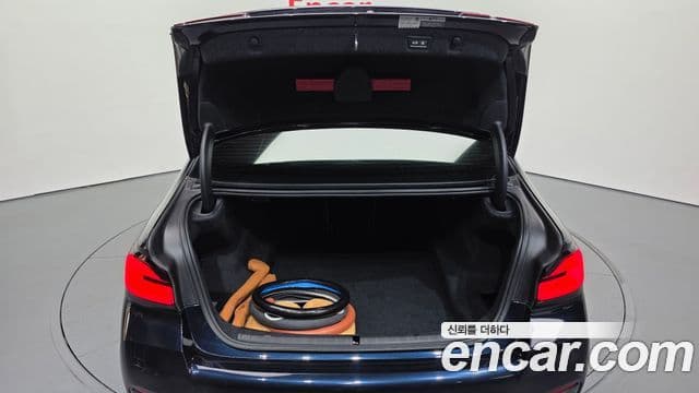 BMW 5 Series 2021 — Şəkil 12/20
