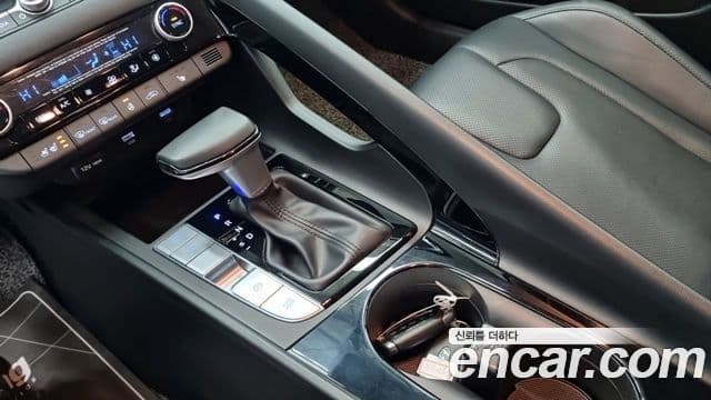 Hyundai The New Avante Hybrid 2020 — ფოტო 10/19