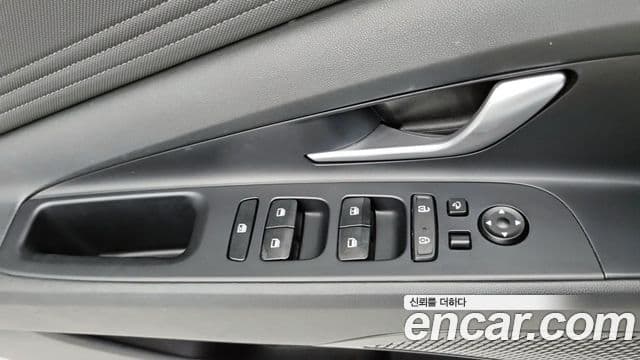 Hyundai The New Avante Hybrid 2020 — ფოტო 9/19