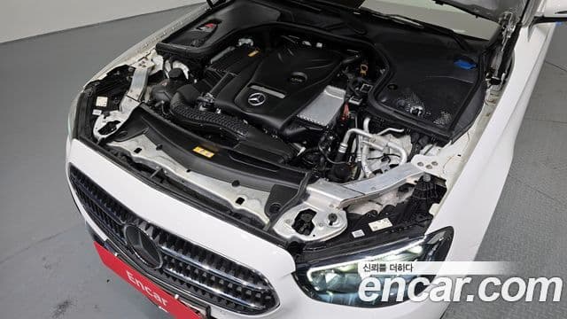 Mercedes-Benz E-Class 2021 — ფოტო 6/20