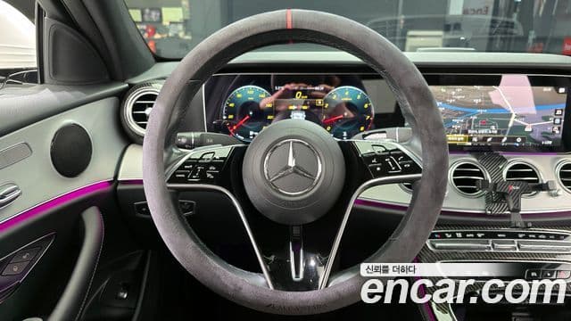Mercedes-Benz E-Class 2021 — ფოტო 13/20