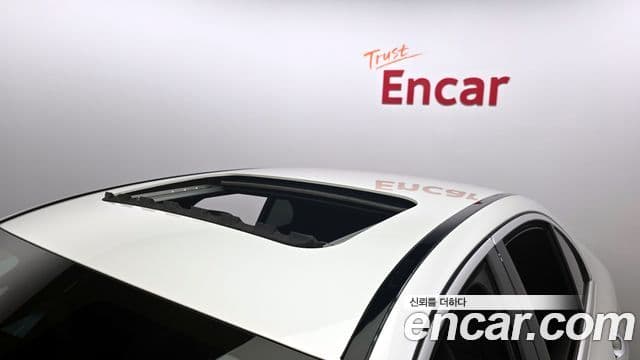 Mercedes-Benz E-Class 2021 — ფოტო 20/20