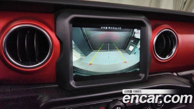 Jeep Wrangler 2022 — ფოტო 15/20