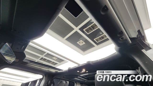 Jeep Wrangler 2022 — ფოტო 17/20