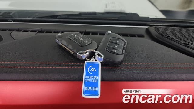 Jeep Wrangler 2022 — ფოტო 19/20