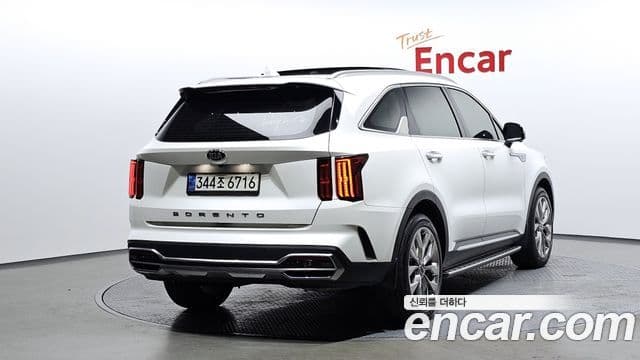Kia Sorento 2021 — Photo 1/20
