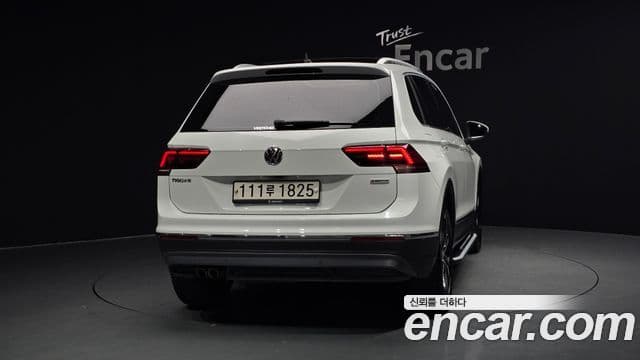Volkswagen Tiguan 2020 — Photo 14/20