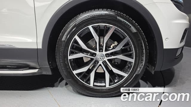 Volkswagen Tiguan 2020 — Photo 12/20