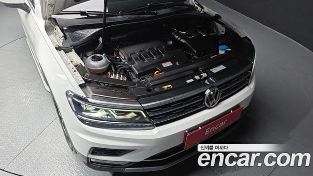 Volkswagen Tiguan 2020 — Photo 2/20