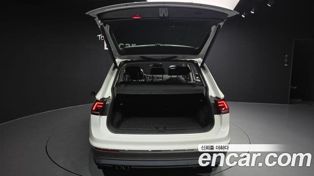 Volkswagen Tiguan 2020 — Photo 18/20