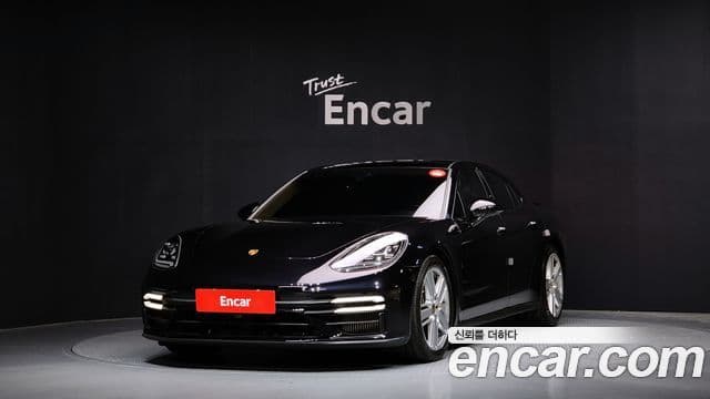 Porsche Panamera 2021 — ფოტო 1/20