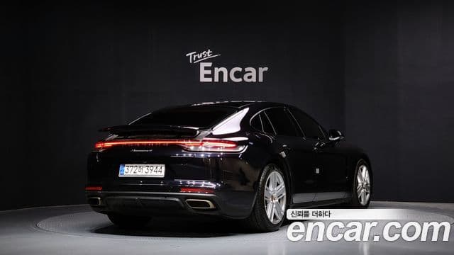 Porsche Panamera 2021 — ფოტო 10/20